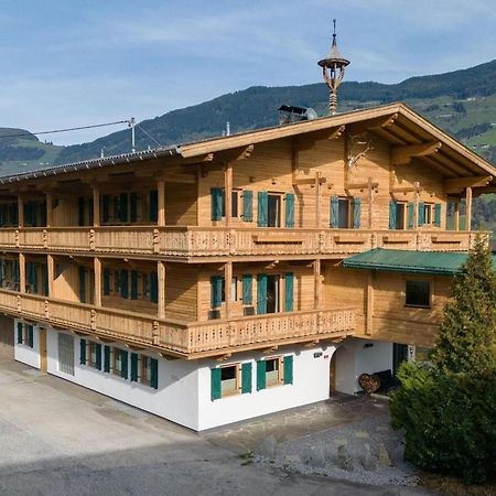 Apartment In Fuegen With A Garden エクステリア 写真