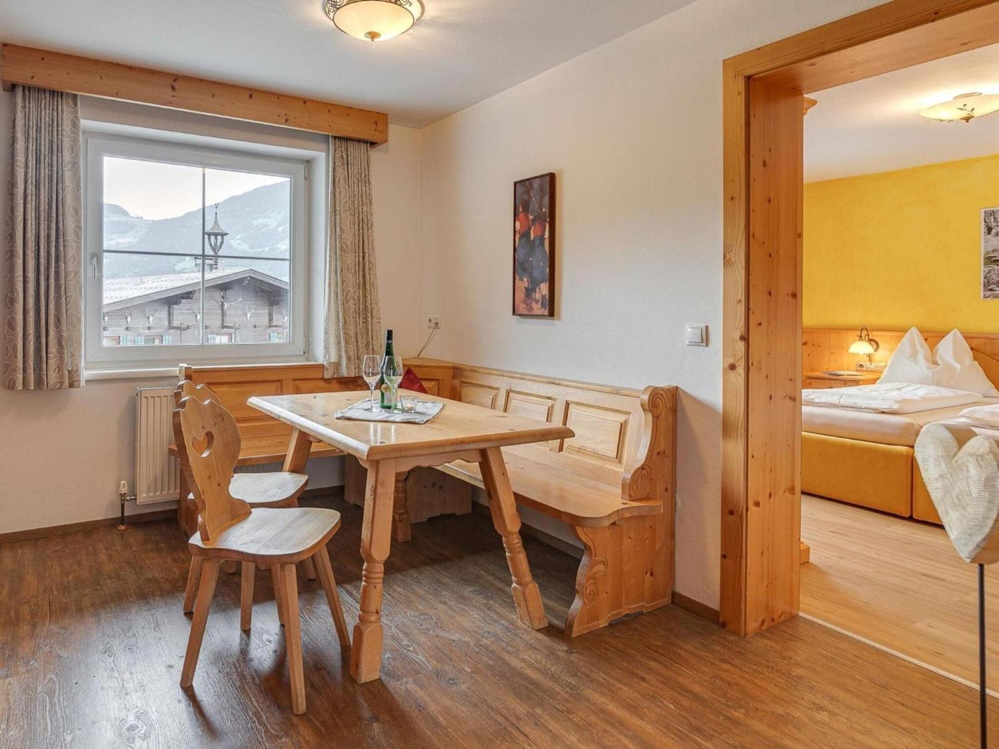 Apartment In Fuegen With A Garden エクステリア 写真