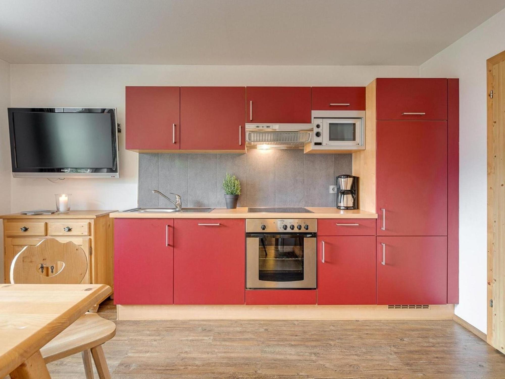 Apartment In Fuegen With A Garden エクステリア 写真